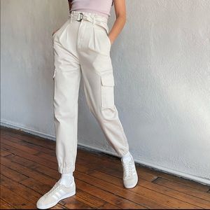 Aritzia Gravity Pant